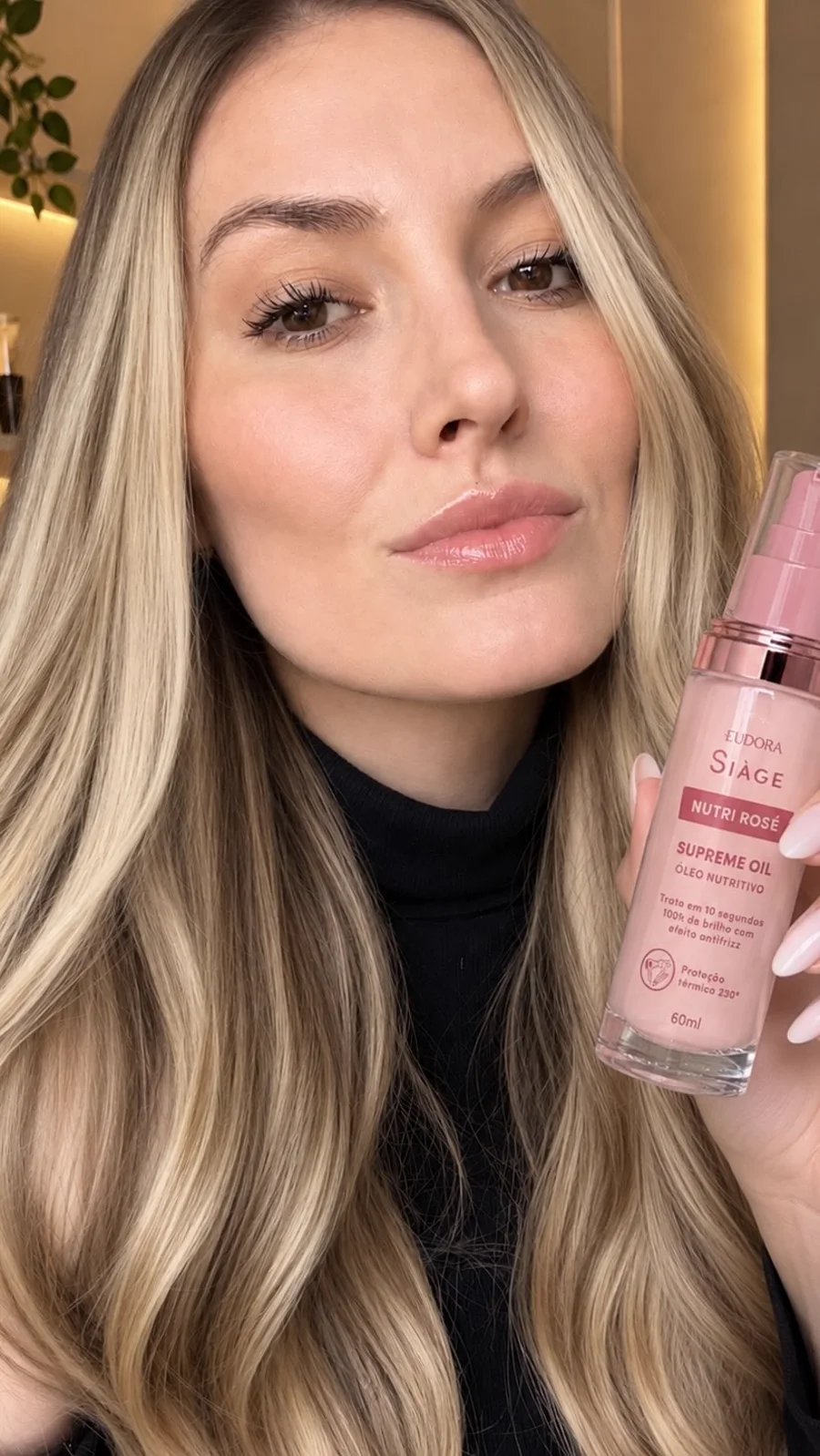 Duda Della apresenta produto capilar da linha Siàge Nutri Rosé
